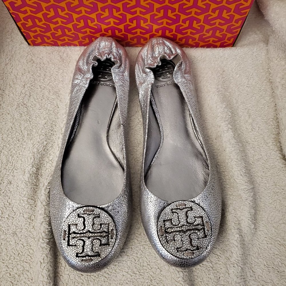 Brand New Tory Burch silver ballet flats size 11